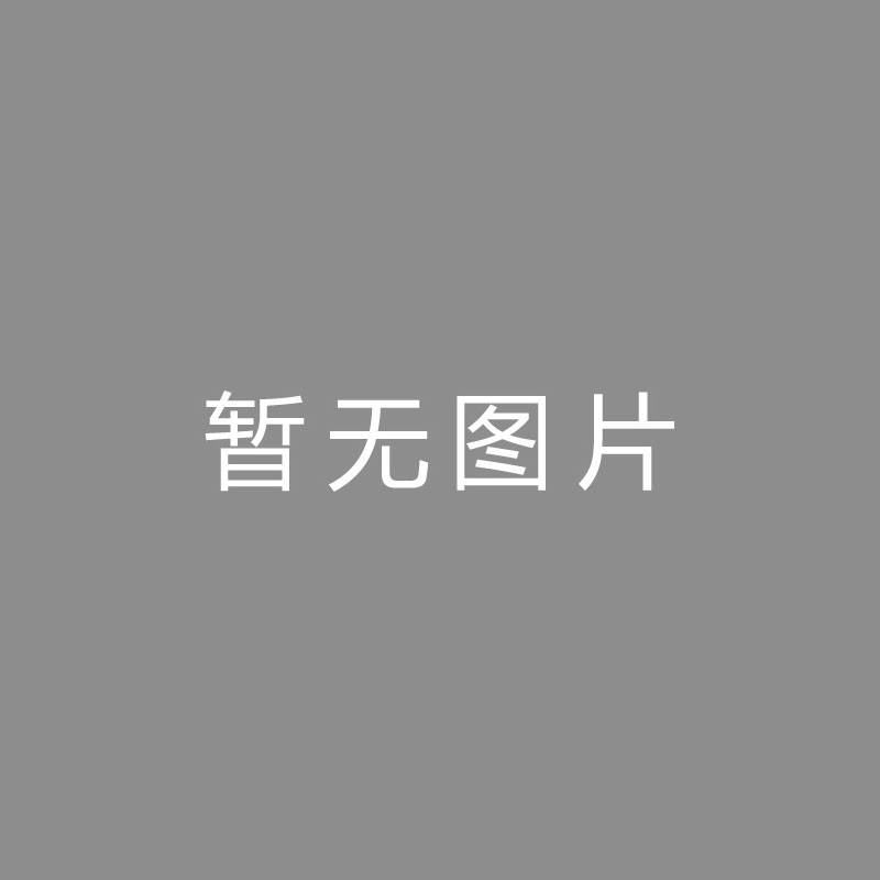 🏆视视视视诞育第四个孩子后，沃克的妻子带着孩子外出逛街